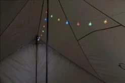 Easy Camp Globe Lichtsnoer Kleurenmix 15 Lampen - 2 Meter 6 Easy Camp Globe Lichtsnoer Kleurenmix 15 Lampen - 2 Meter -Kampeeruitrusting 1268 1900 67c93ed5 e0e9 4436 bb85 bb6ad4e4c883 1280x960