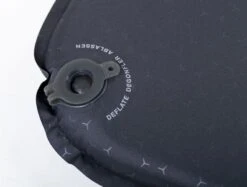 Exped SIM 3.8 M Zelfopblazende Slaapmat 13 Exped SIM 3.8 M Zelfopblazende Slaapmat -Kampeeruitrusting 1441 1900 sim black valve close 1