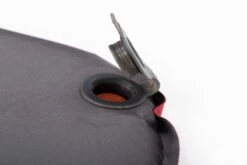 Exped SIM Comfort Duo 5 Zelfopblazende Slaapmat -Kampeeruitrusting 6184 sim comfort valve open 5472x3648