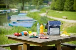 Campingaz Fold 'N Cool Koeltas - 20 Liter -Kampeeruitrusting 900 1353 cooler fold n cool 20l dark blue 2000011724 lifestyle 3